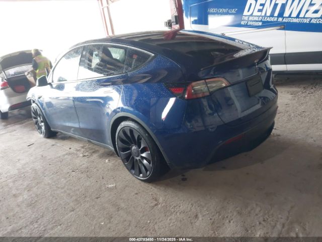 Tesla Model Y Performance Dual Motor All-wheel Drive Image 2