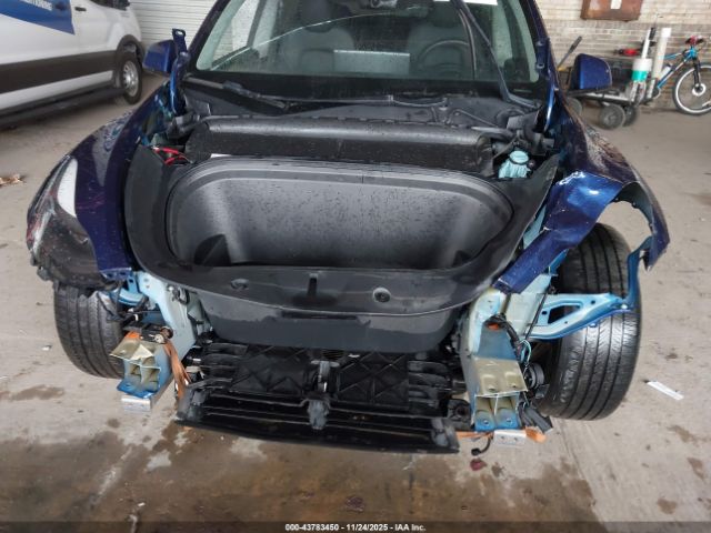 Tesla Model Y Performance Dual Motor All-wheel Drive Image 4