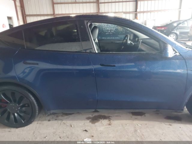 Tesla Model Y Performance Dual Motor All-wheel Drive Image 13