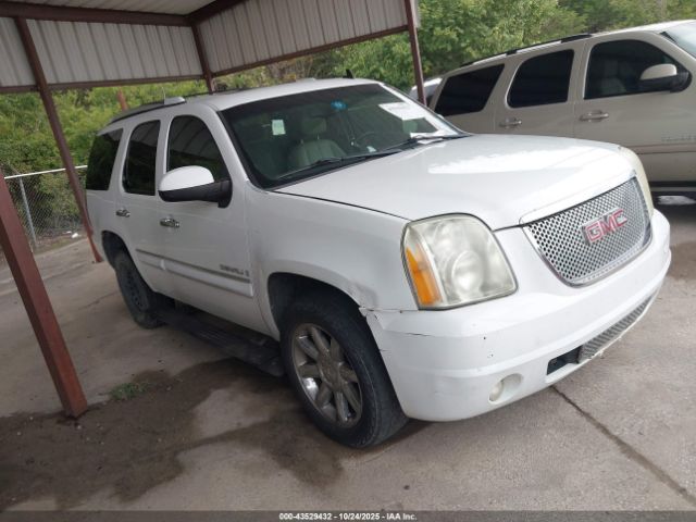 GMC Yukon Denali Image 1