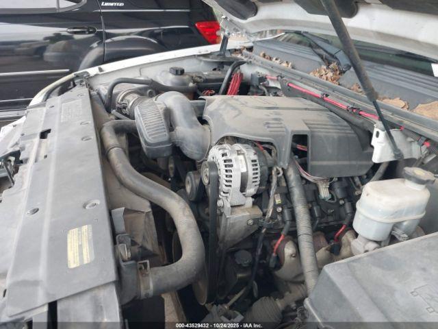 GMC Yukon Denali Image 11