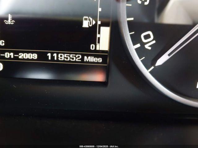 Land Rover LR4 Image 11