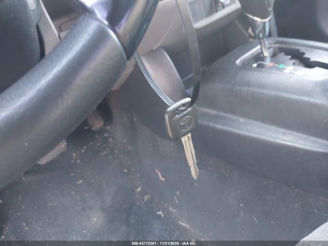 Toyota Tacoma Image 9