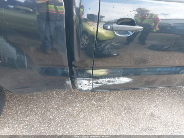 Toyota Tacoma Image 13