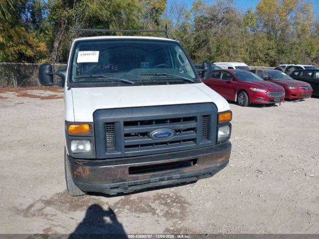Ford E-150 Commercial Image 11