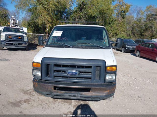 Ford E-150 Commercial Image 13