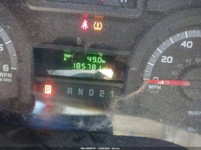 Ford E-150 Commercial Image 16