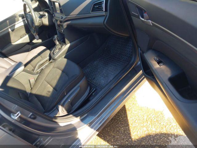 Hyundai ELANTRA Value Edition Image 4