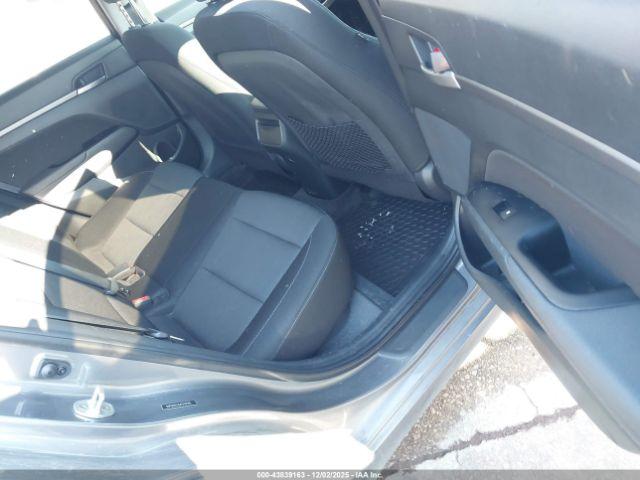 Hyundai ELANTRA Value Edition Image 5