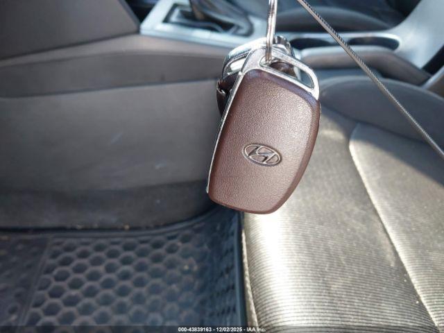 Hyundai ELANTRA Value Edition Image 13