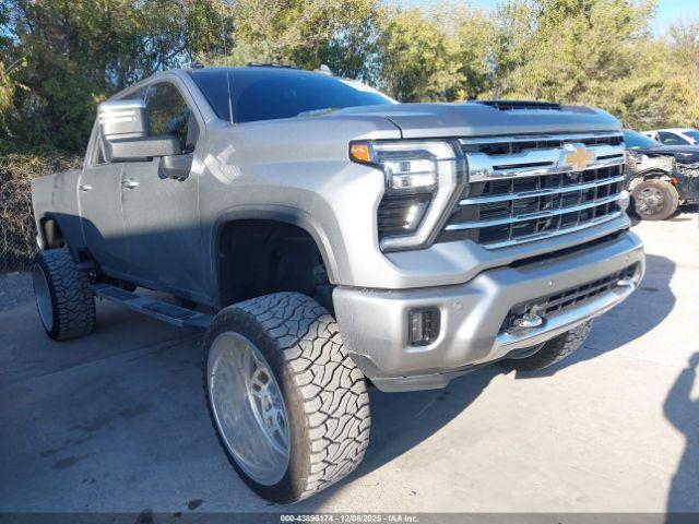  Salvage Chevrolet Silverado 2500