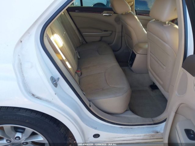 Chrysler 300c Image 10