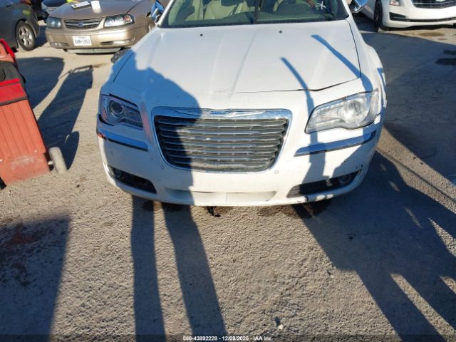 Chrysler 300c Image 14