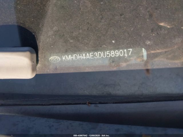 Hyundai ELANTRA Image 3