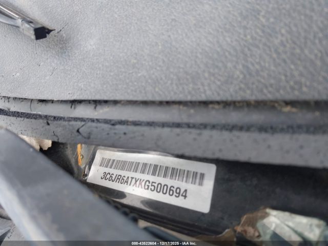 Ram 1500 Express Regular Cab 4x2 6'4 Box Image 16