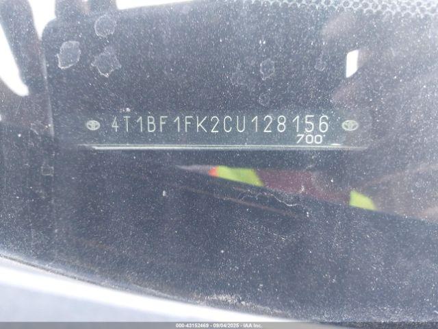 Toyota Camry Le Image 10