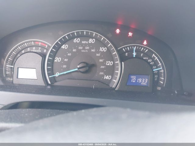 Toyota Camry Le Image 15