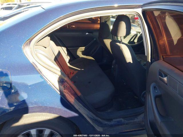 Volkswagen Jetta 2.0l S Image 9