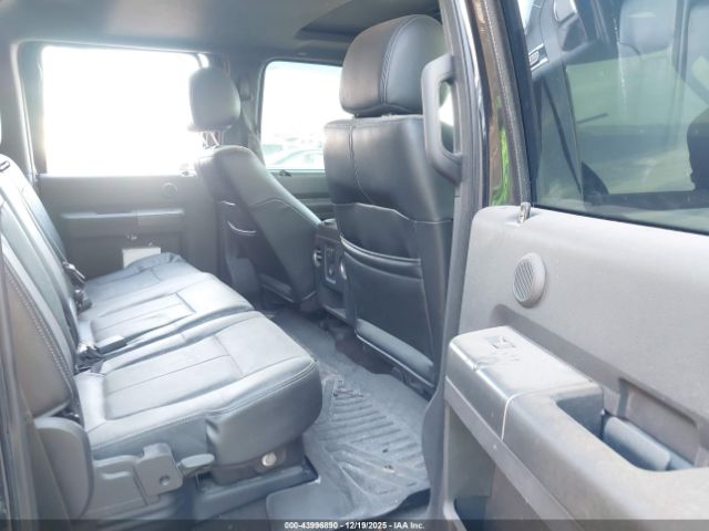 Ford F-350 Lariat Image 4