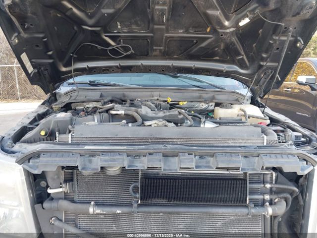 Ford F-350 Lariat Image 11