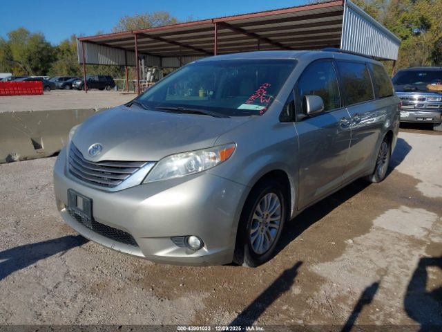 Toyota Sienna Xle 8 Passenger Image 5