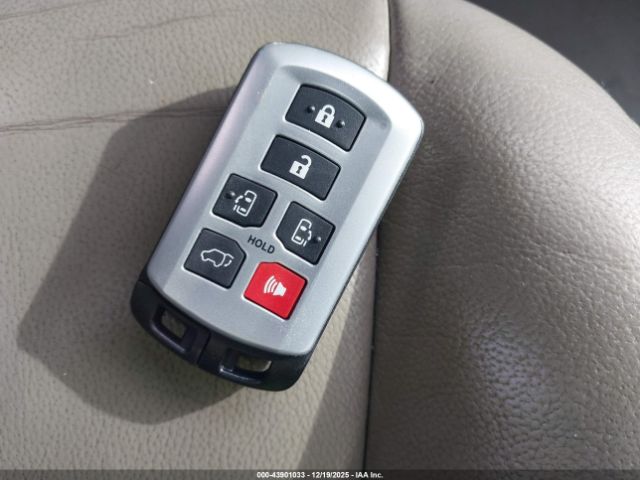 Toyota Sienna Xle 8 Passenger Image 13