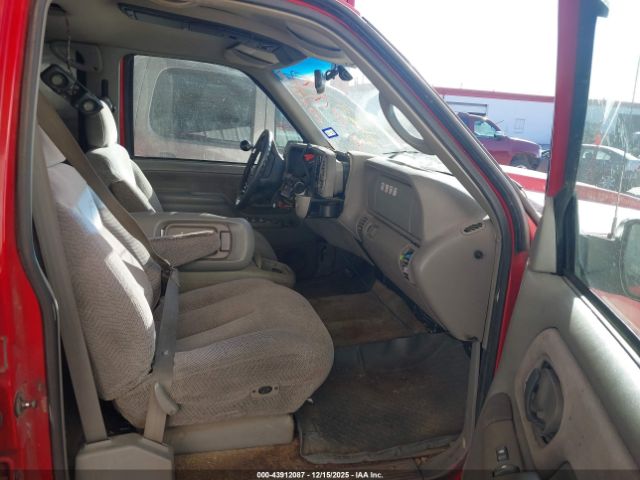 GMC Yukon Sle Image 9