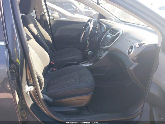 Chevrolet Sonic Lt Auto Image 6