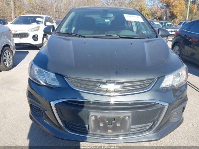 Chevrolet Sonic Lt Auto Image 3