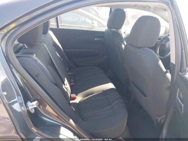 Chevrolet Sonic Lt Auto Image 7