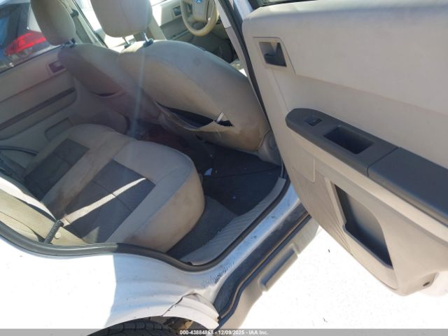 Ford Escape Image 11