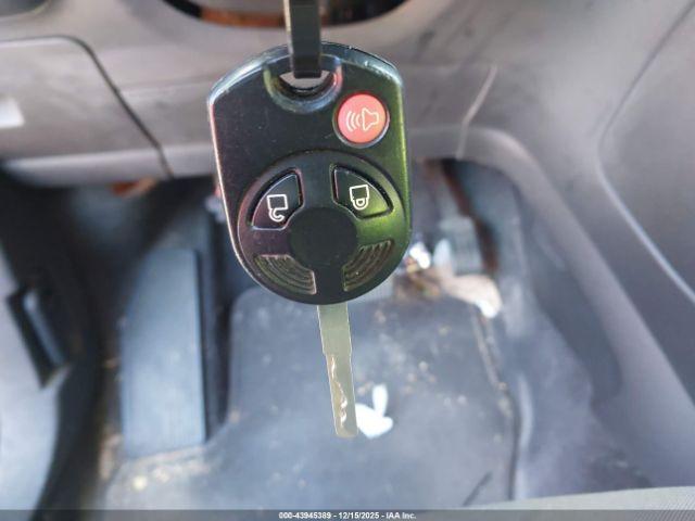 Ford Escape S Image 9