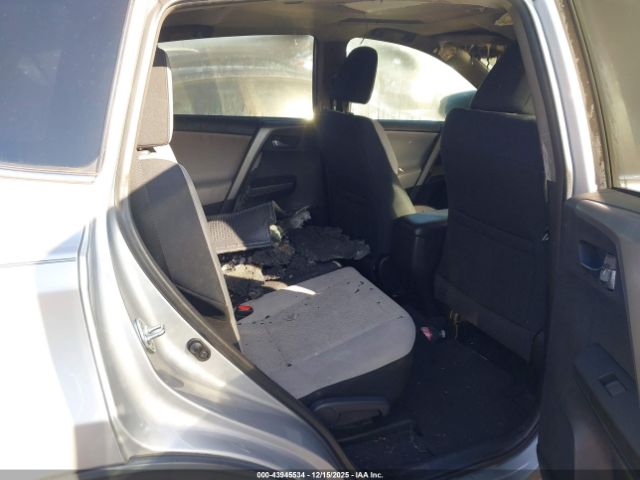 Toyota RAV4 Xle Image 3