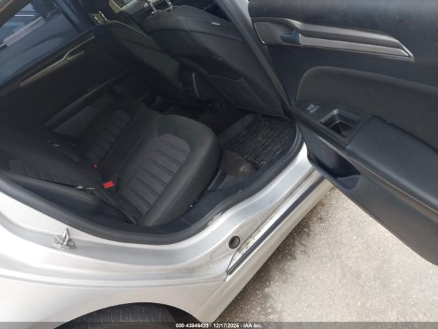 Ford Fusion Se Image 3