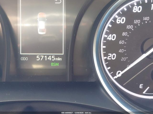 Toyota Camry Le Image 2