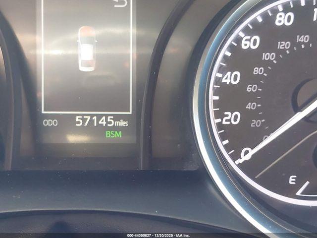 Toyota Camry Le Image 2