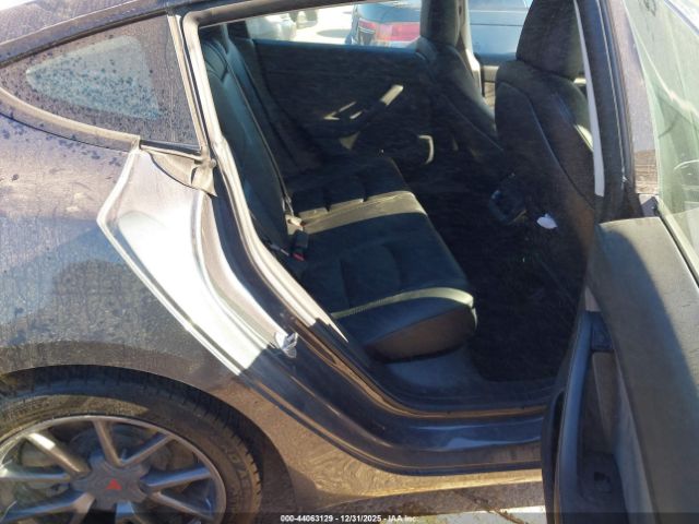 Tesla Model 3 Long Range Dual Motor All-wheel Drive Image 9