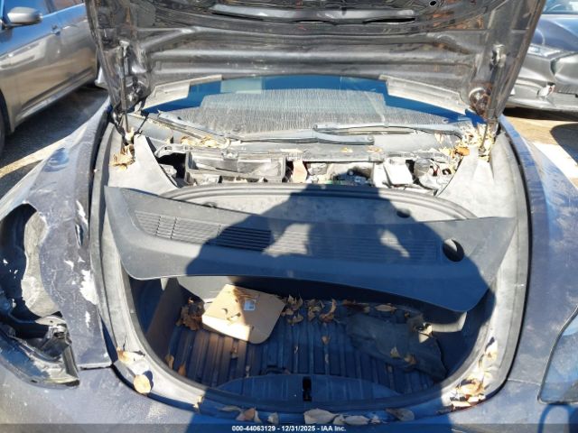 Tesla Model 3 Long Range Dual Motor All-wheel Drive Image 8