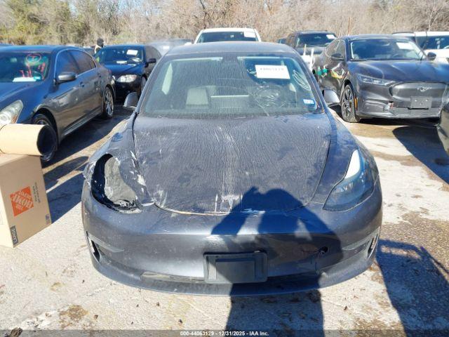 Tesla Model 3 Long Range Dual Motor All-wheel Drive Image 2