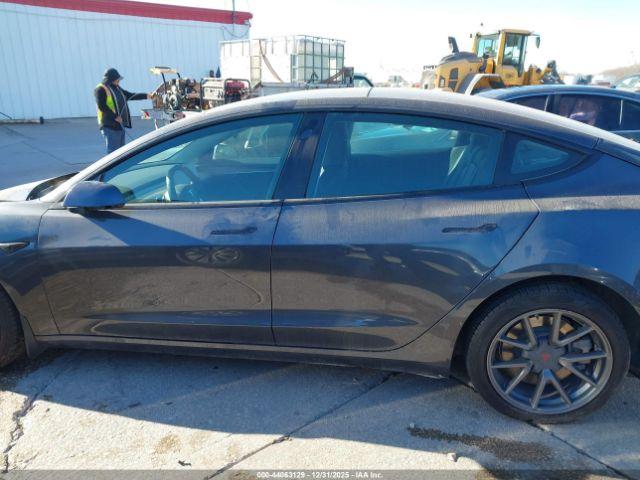 Tesla Model 3 Long Range Dual Motor All-wheel Drive Image 15