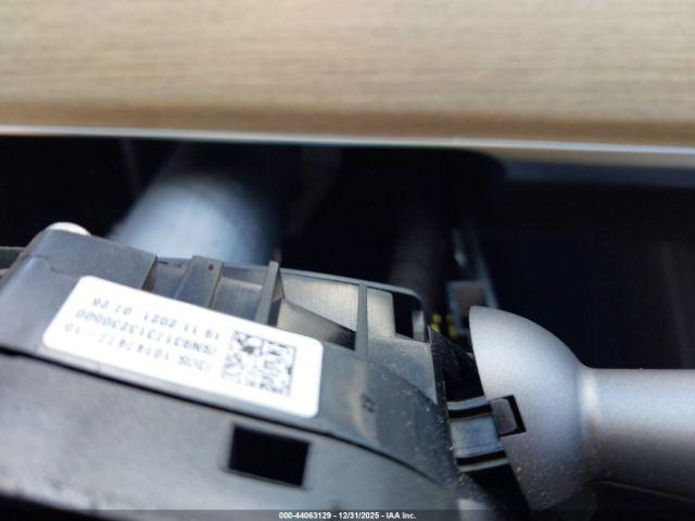 Tesla Model 3 Long Range Dual Motor All-wheel Drive Image 17