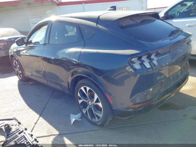 Ford Mustang Premium Image 8