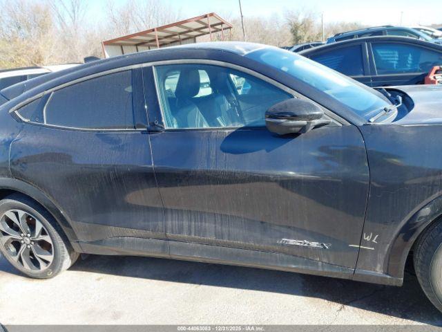 Ford Mustang Premium Image 15