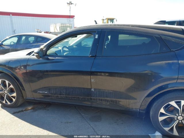 Ford Mustang Premium Image 16