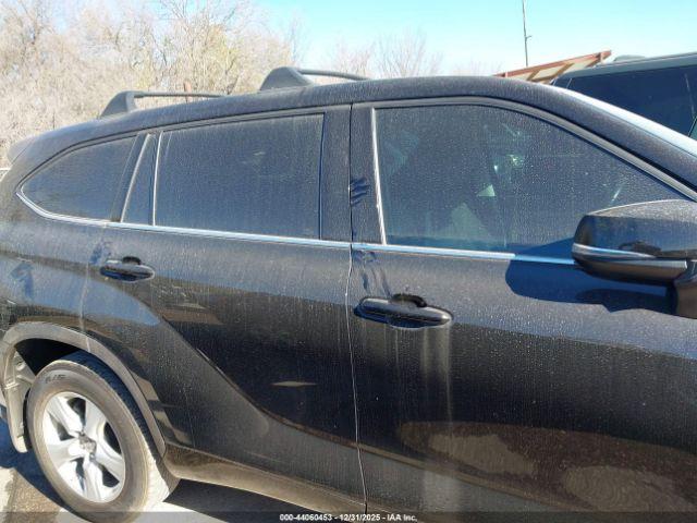 Toyota Highlander Le Image 9