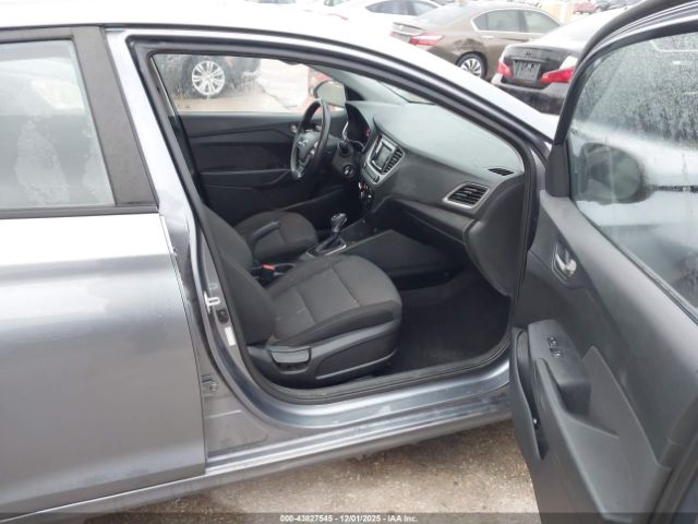 Hyundai ACCENT Se Image 2