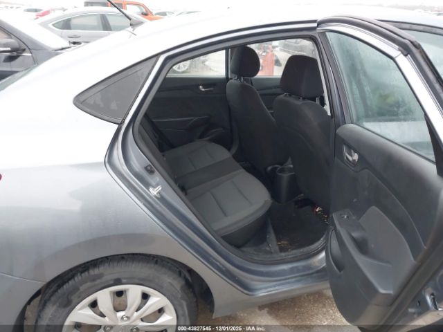 Hyundai ACCENT Se Image 8