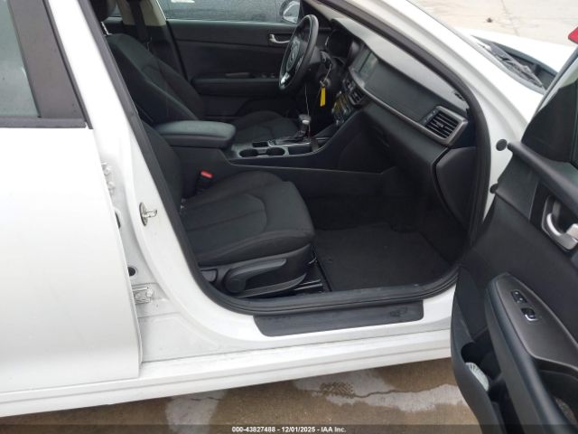 Kia Optima Lx Image 9