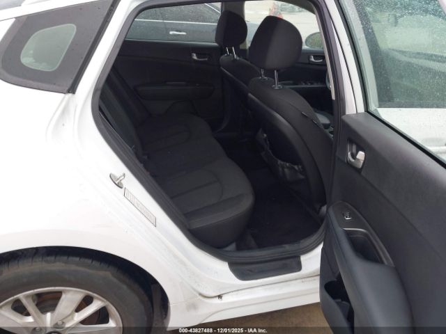 Kia Optima Lx Image 10