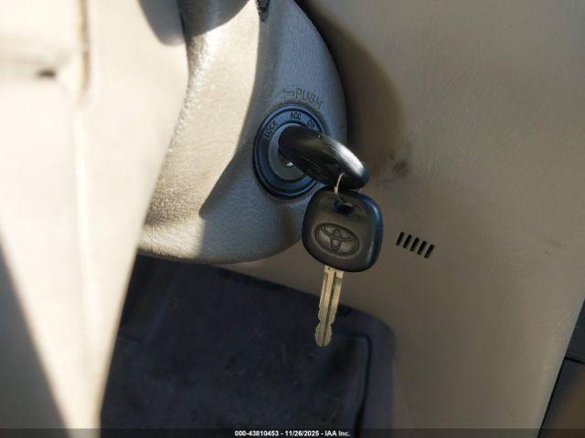 Toyota Corolla Ce Image 10